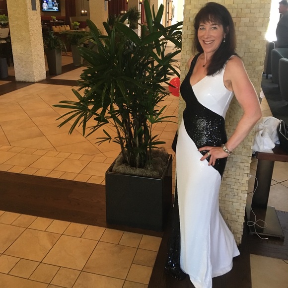 Profile Picture of Suanne Diamond (@suannebd) on Poshmark