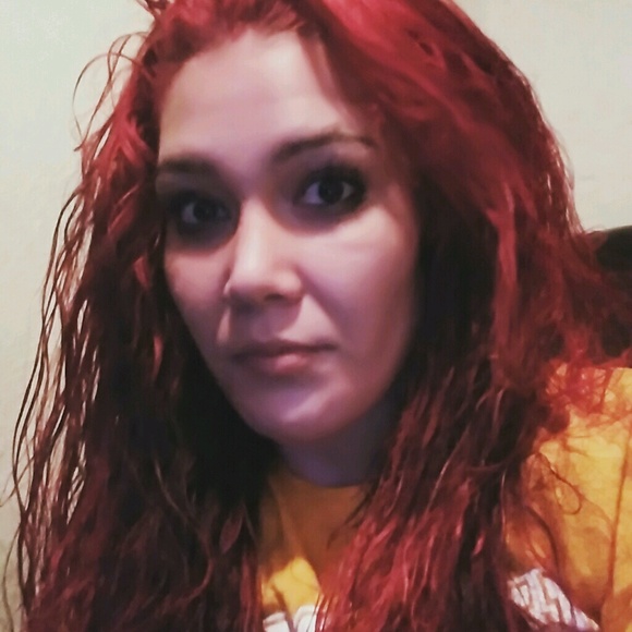 Profile Picture of Lindsay Brasseaux (@lindsay_neecole) on Poshmark