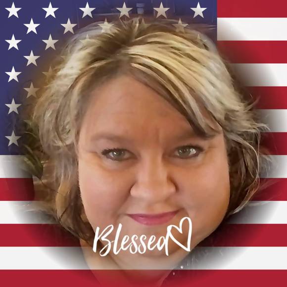 Profile Picture of Mo Moore (@moore2523) on Poshmark
