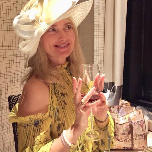 Profile Picture of Elena Maliarova-watt (@elenamaliarova) on Poshmark