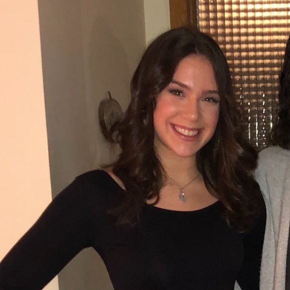 Profile Picture of Natalia Berardelli (@nataliaber) on Poshmark