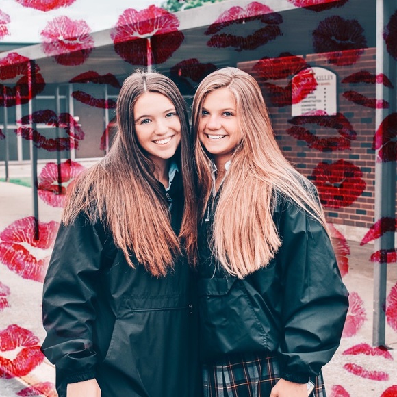 Profile Picture of Lily Ferguson (@lils_ferguson_) on Poshmark