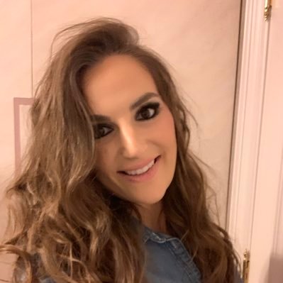 Profile Picture of Anne (@AnneBerger_54) on Twitter