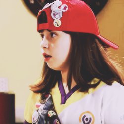 Profile Picture of Julia Vaz (@JuliaVazC1ROfc_) on Twitter