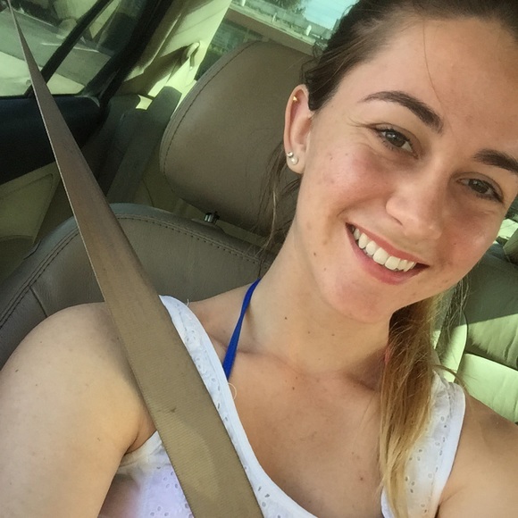 Profile Picture of Kelli Capron (@kellimarie971) on Poshmark
