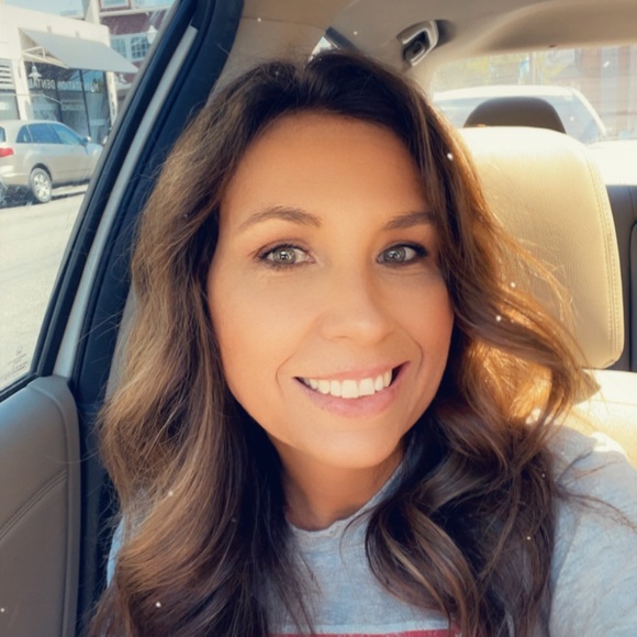 Profile Picture of Kim Maynard (@maynaki50) on Poshmark