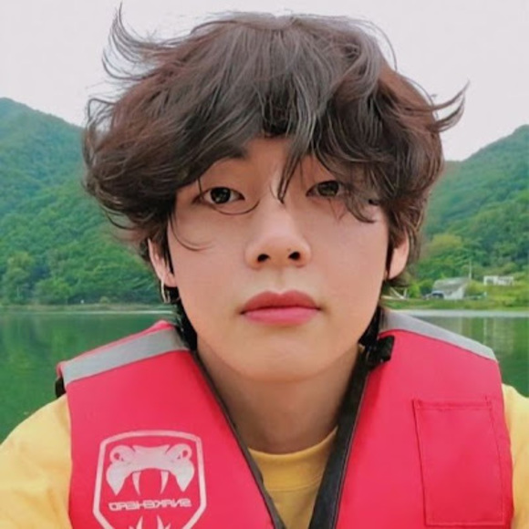 Profile Picture of Kenzi Skeik (@kenziskeik) on Poshmark