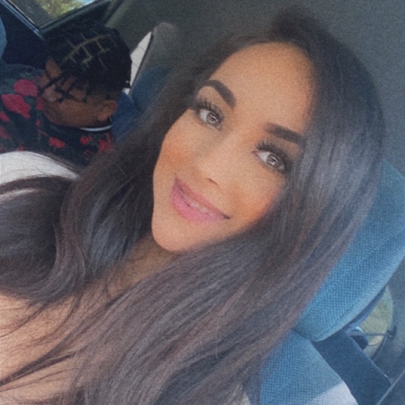 Profile Picture of Natalie Rivas (@nani9021) on Poshmark