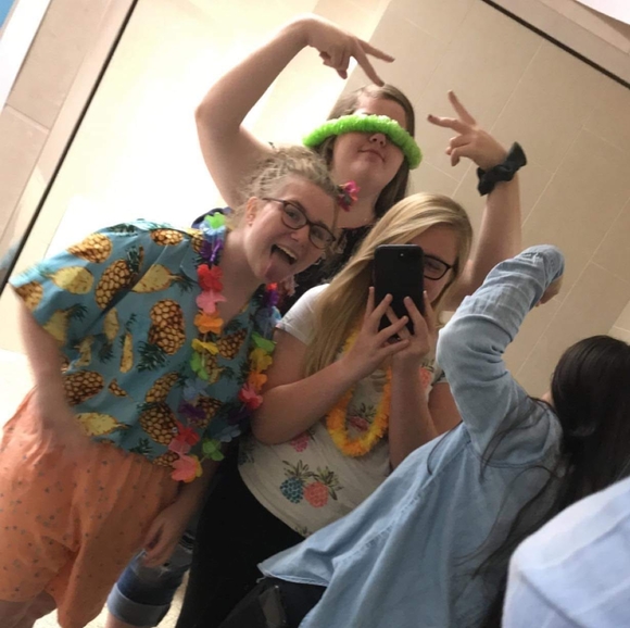 Brianna Huddleston - Poshmark Profile Picture of Brianna Huddleston (@briannahuddlest) on Poshmark