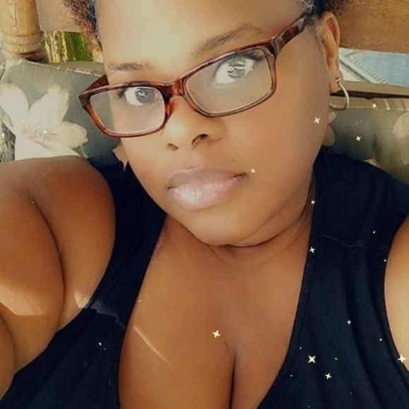 Profile Picture of Amie Phillips (@ajphill1980) on Poshmark