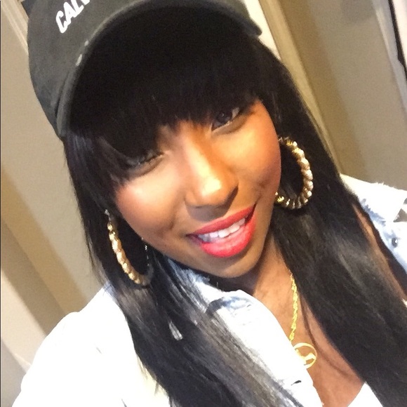 Profile Picture of Whitney Craig (@hautepnk8) on Poshmark