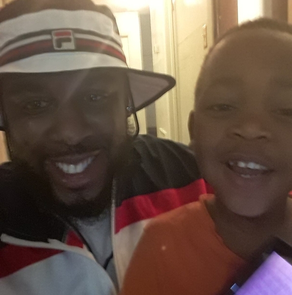 Profile Picture of Taiwan Flemister (@xavier0422) on Poshmark