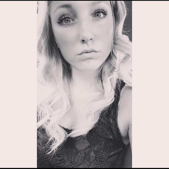 Profile Picture of Cheyenne Duncan (@cduncan98) on Poshmark
