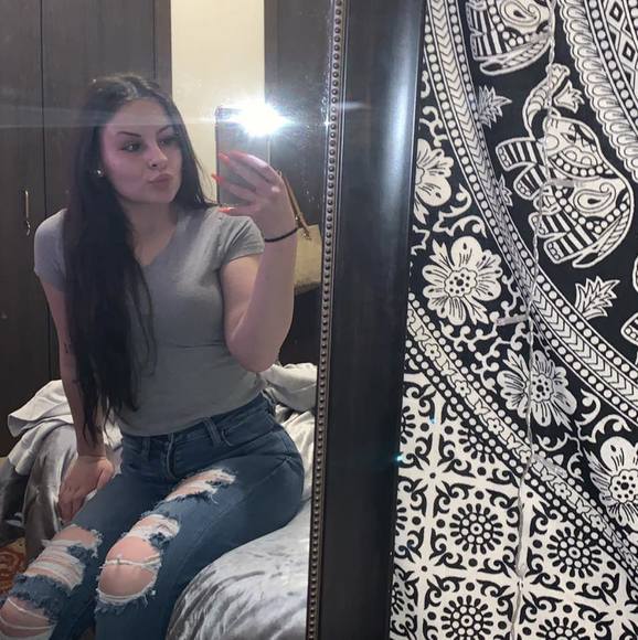 Profile Picture of Amina Arnautovic (@aminaarnautovic) on Poshmark