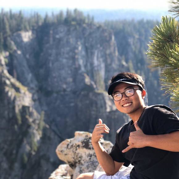 Profile Picture of Alex Truong (@bastive) on Poshmark