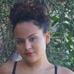 Profile Picture of Zoé. 🌹✨🇷🇪 (@zoe__boyer) on Instagram