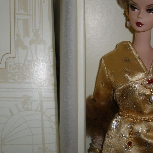 Profile Picture of Doris Tepperman (@chanel118) on Poshmark