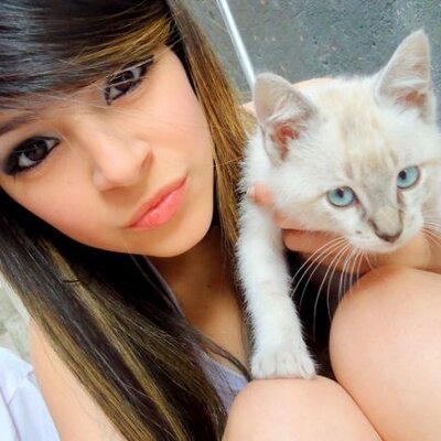 Profile Picture of Alexia Fonseca (@UmaSmurfetee) on Twitter