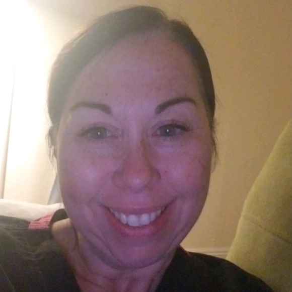 Profile Picture of Christy Benjamin (@cthom012) on Poshmark
