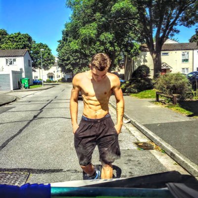 Profile Picture of Mike Sender (@pipiczviktor) on Twitter