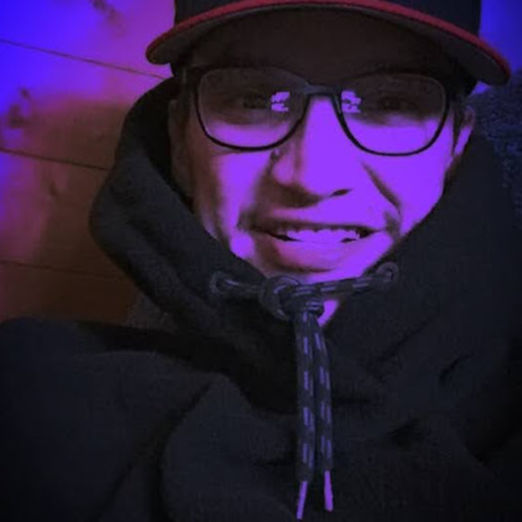 Profile Picture of Ray vaughn Yellowbird (@ryellowbird89) on Poshmark