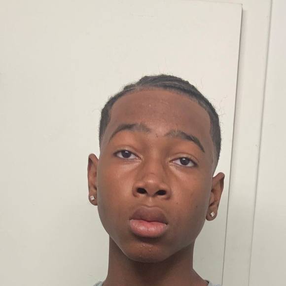 Profile Picture of Royce Tyra (@roycetyra1234) on Poshmark