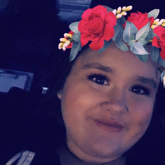 Profile Picture of Maddy Fahnestock (@maddyrose00) on Poshmark