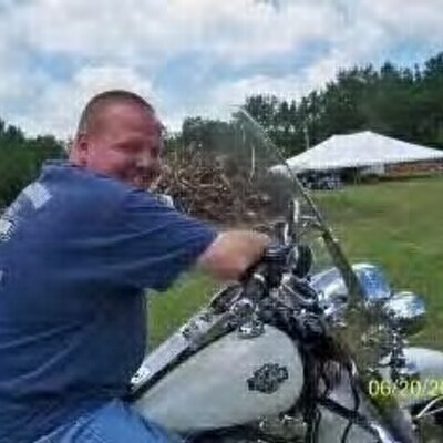 Profile Picture of Larry Cochrane (@xr50racer) on Twitter
