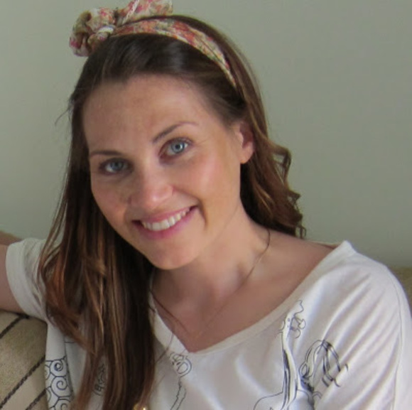 Profile Picture of Laura Mckinstry (@lauramckinstry) on Poshmark