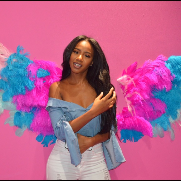 Profile Picture of Ariel Grant (@arielcaress) on Poshmark