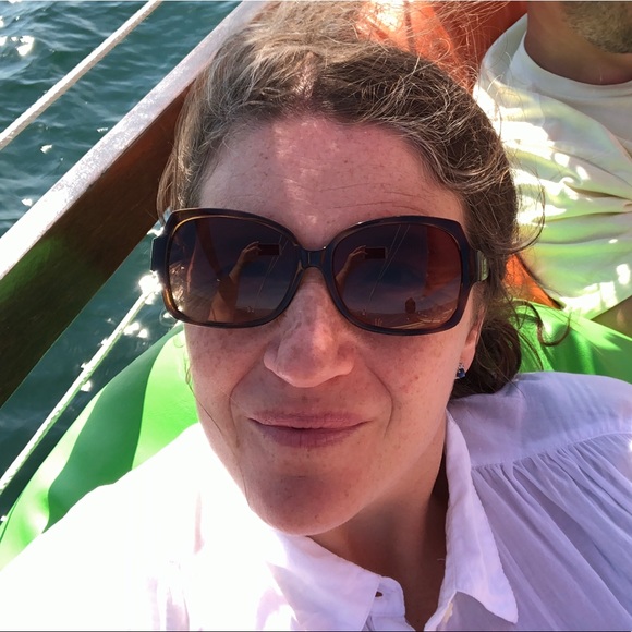 Profile Picture of Melanie Levy fagelson (@mslevy76) on Poshmark