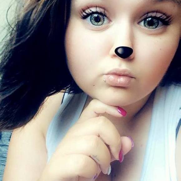 Profile Picture of Aliyah Applegate (@aliyahapplegate) on Poshmark