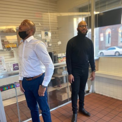 Profile Picture of Damian Evans (@SlimSkinnyNigga) on Twitter