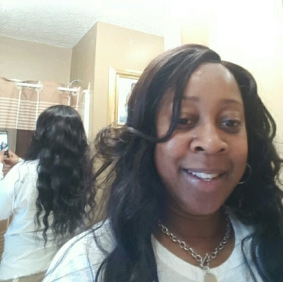 Profile Picture of Erica Stillwell (@lakisa44) on Poshmark