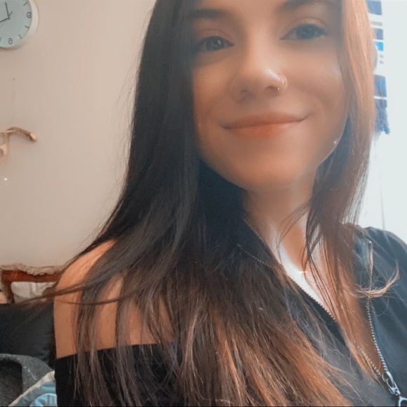 Profile Picture of Kayla Mckay (@mnkay98) on Poshmark