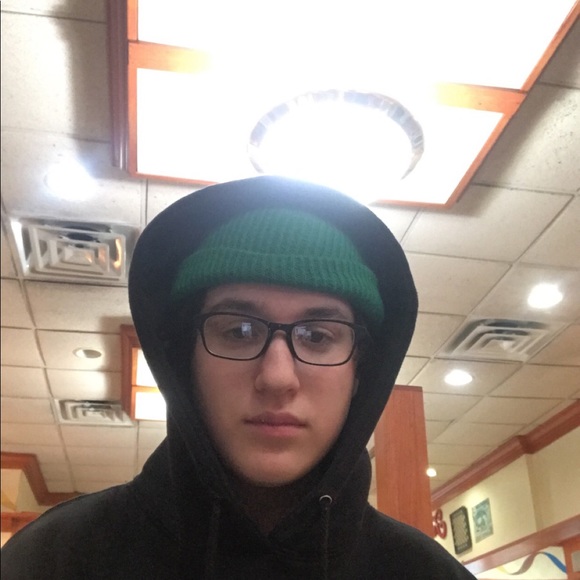 Profile Picture of Michael Weinbaum (@mikeweinbaum) on Poshmark