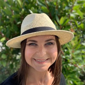 Profile Picture of Carly Collins (@carlyawcollins) on Pinterest