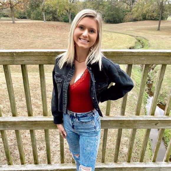 Profile Picture of Shea Hughes (@sheahughes2) on Poshmark