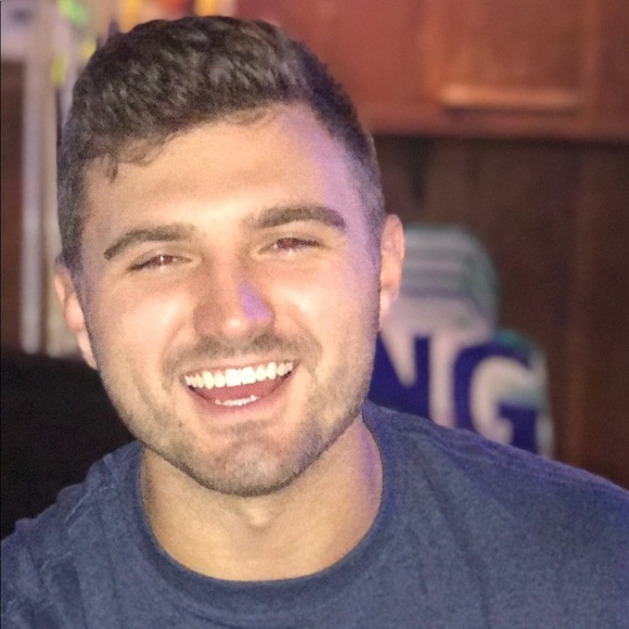 Profile Picture of Stone Manczak (@stonemanczak) on Poshmark