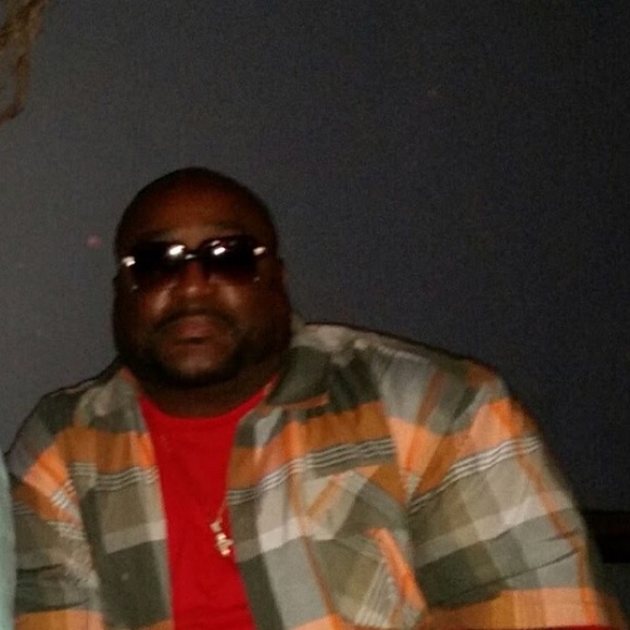 Profile Picture of David Dunlap (@deedun) on Poshmark