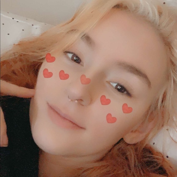 Profile Picture of Kaitlyn Oddie (@bellossom14) on Poshmark
