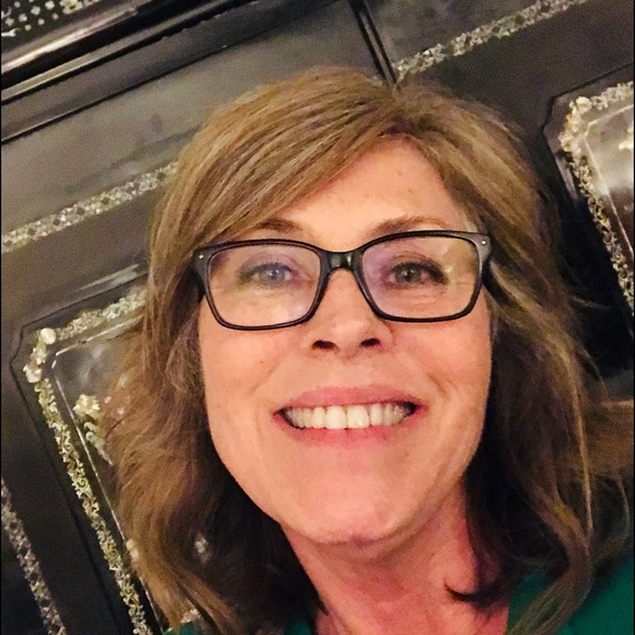 Profile Picture of Cathie Moravcik (@cmoravcik) on Poshmark