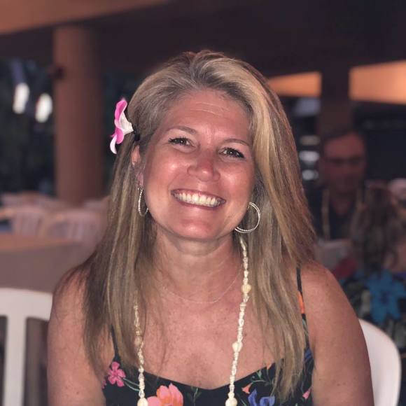 Profile Picture of Lisa Pelczarski sullivan (@lisapelczars750) on Poshmark