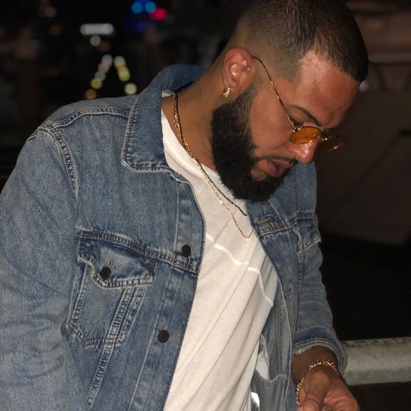 Profile Picture of John Lopes (@lopes954) on Poshmark