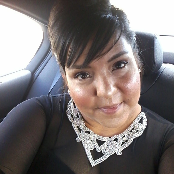 Profile Picture of Cristina Llompart (@thrifty_girl19) on Poshmark