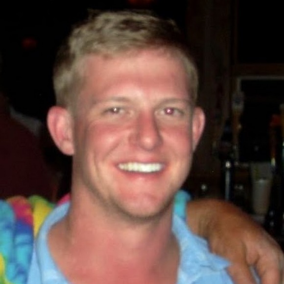 Profile Picture of Andrew Farrar (@asfarrar) on Poshmark