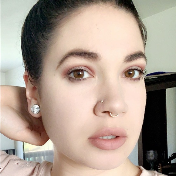 Profile Picture of Mariah Westerhuis (@mmwxyz) on Poshmark