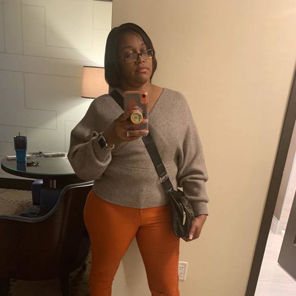 Profile Picture of Tyetta Lewis-howell (@tyetta1) on Poshmark