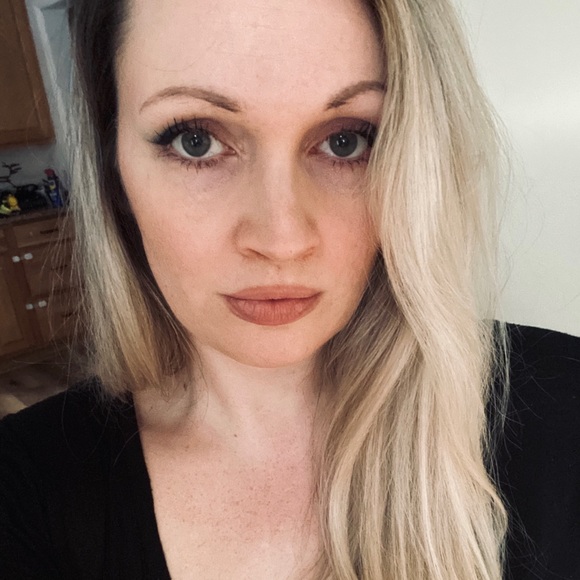Profile Picture of Shannon Critcher (@shannoncritcher) on Poshmark