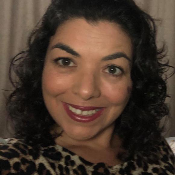 Profile Picture of Daniela Vasques (@danivasqu) on Poshmark